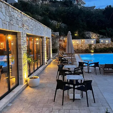Platon 4* Sarandë